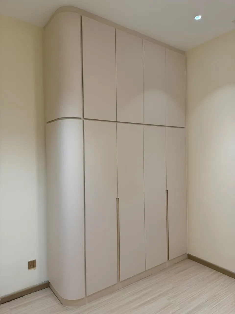 Cream Built-in Bedroom Wardrobe — Johor Bahru